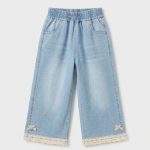 Jean Large Fille avec Finitions Dentelle et Nœuds Fleuris
