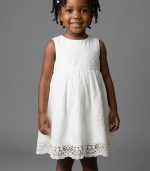 Robe Blanche Évasée à Broderies et Finitions Dentelle