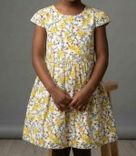 Robe Blanche à Motif Floral Jaune