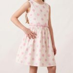 Robe sans manches à pois avec ceinture assortie